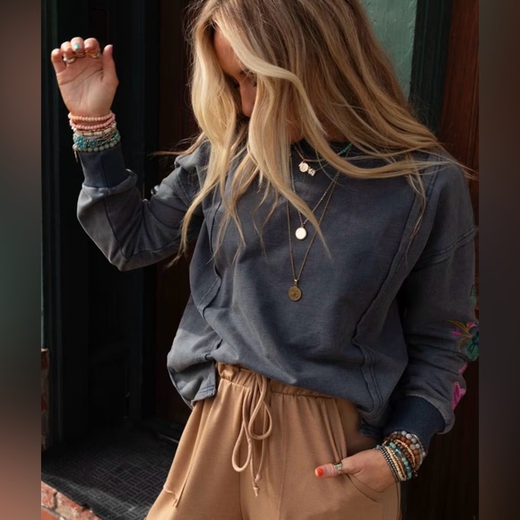 Floral Embroidered Blue Top - Picture 3 of 13